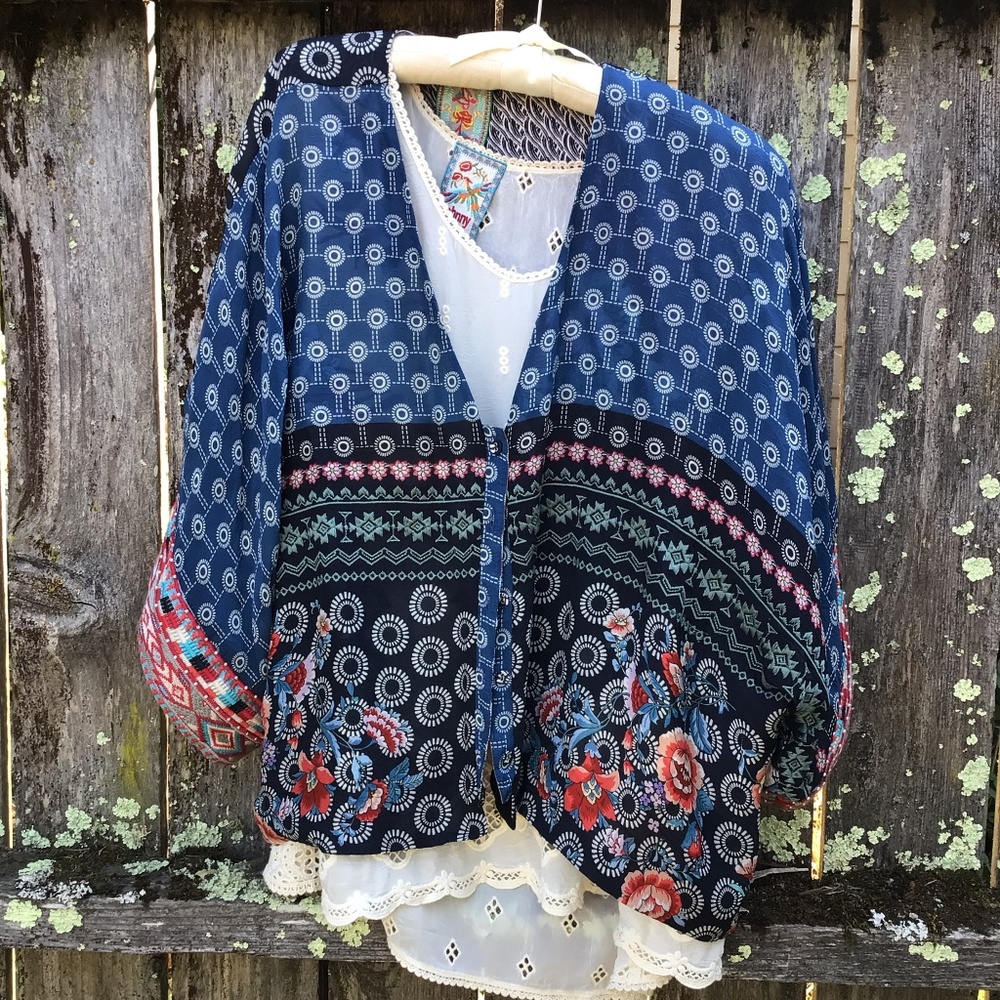 Johnny Was cropped Reversible Kimono